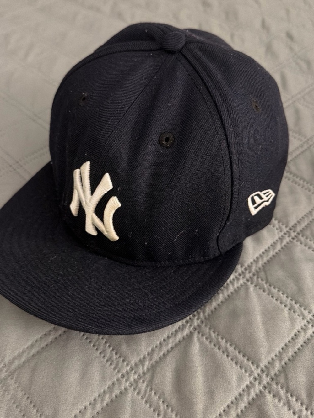 New Era black and white NY Yankees Snapback Cap adult size 7 1/4